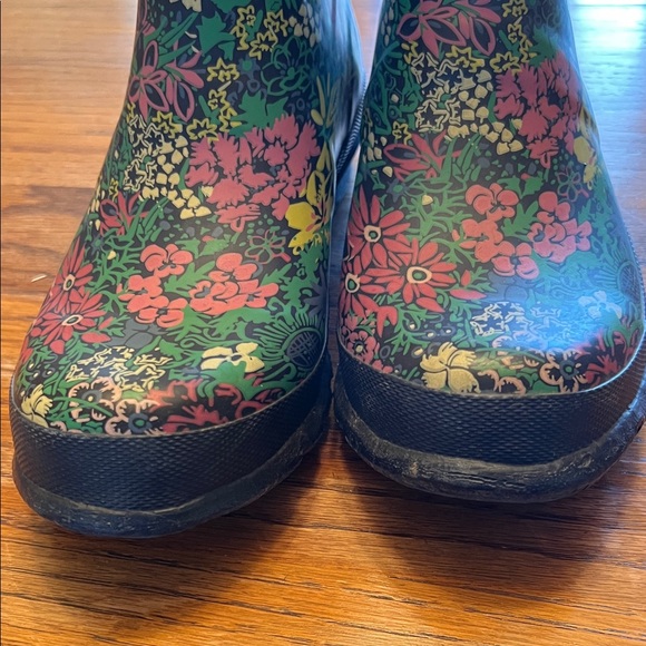 Joules Women's Vibrant Floral Rain Boots - Multicolor - Picture 2 of 6